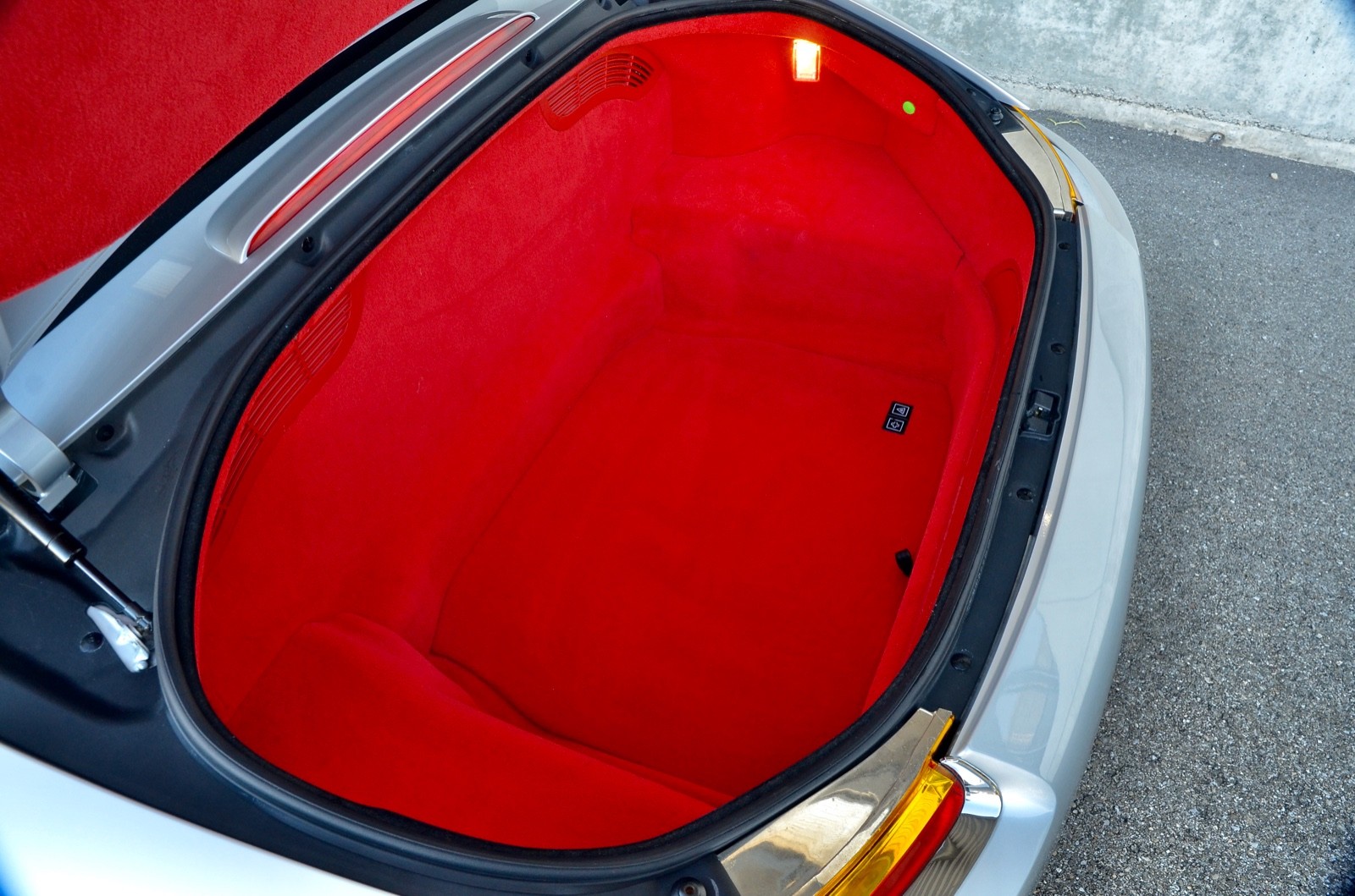 BMW Z8 Roadster-image-20