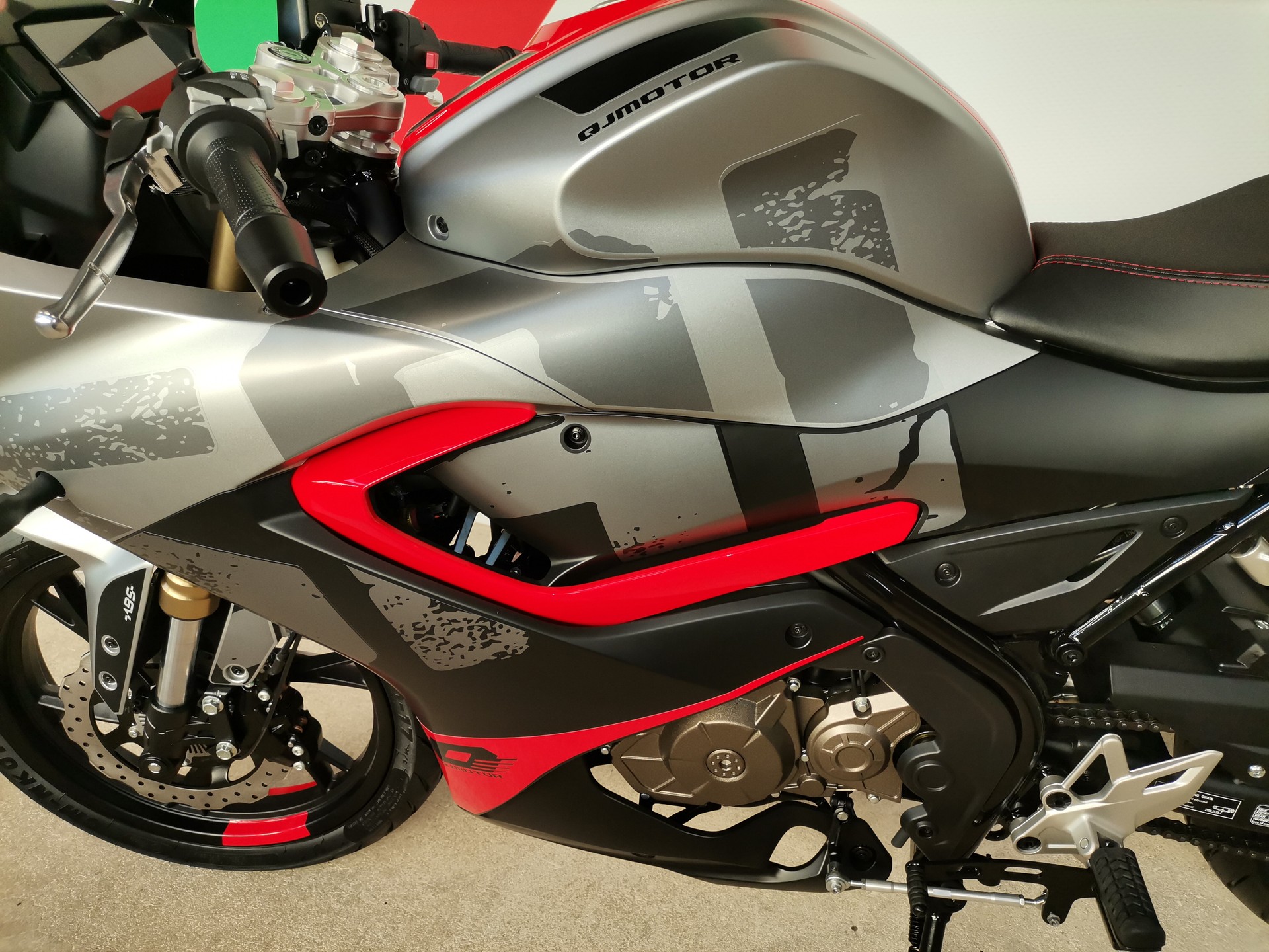 QJ SRK 125 R-image-5