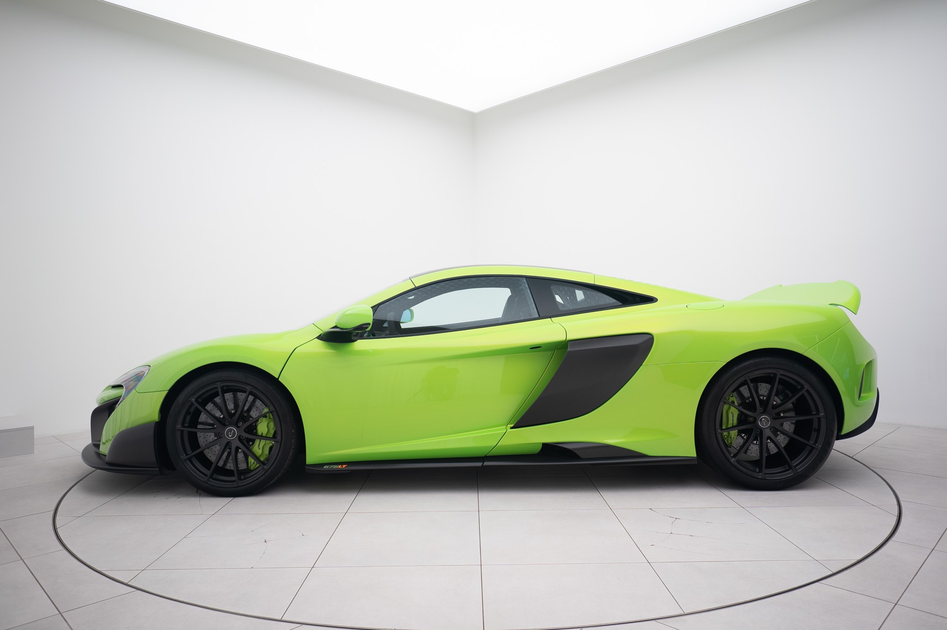 McLAREN 675LT Coupé 3.8 V8 SSG-showroom-element-1
