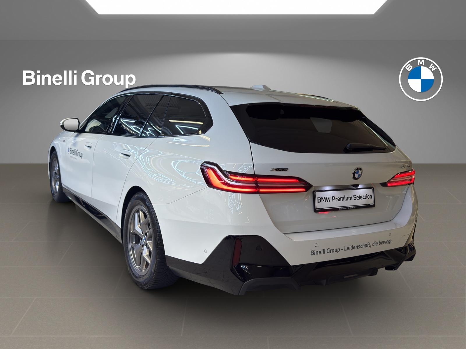 BMW 520d xDrive Touring M Sport-showroom-element-2