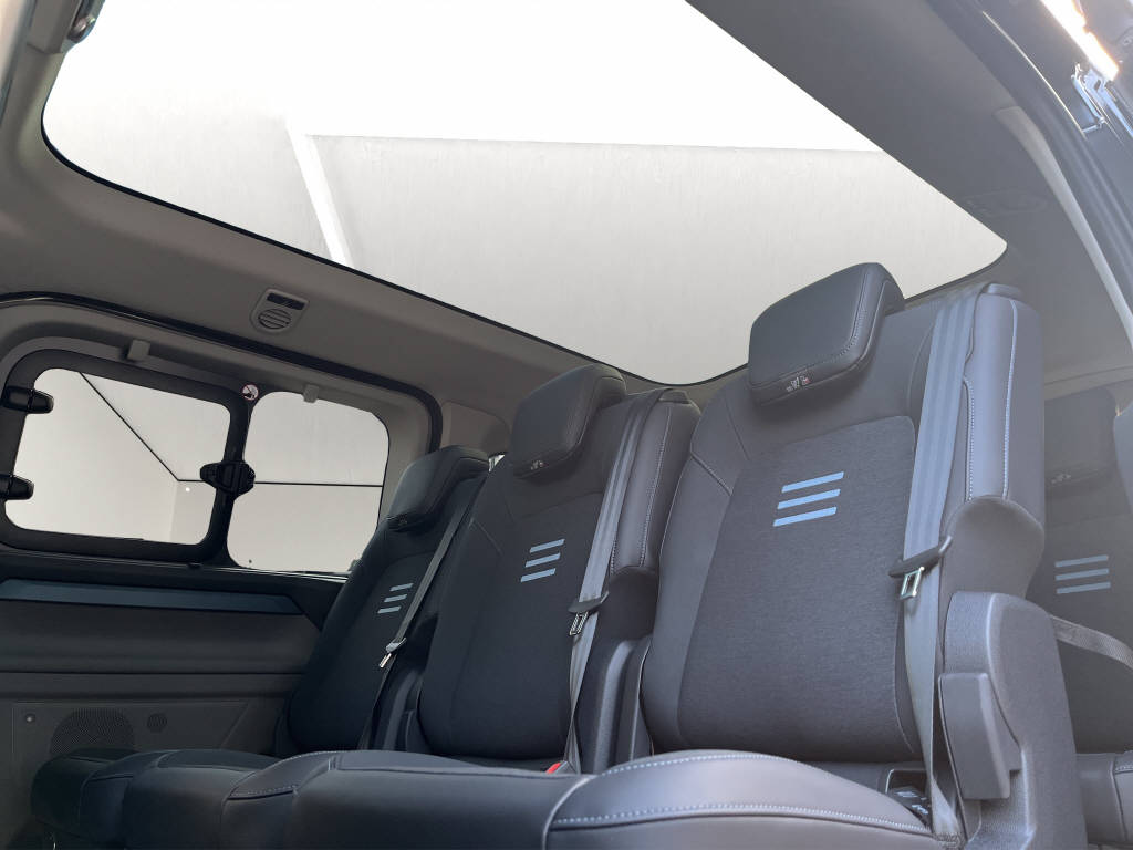 FORD E-Tourneo C Bus 340 L1 Active-image-16