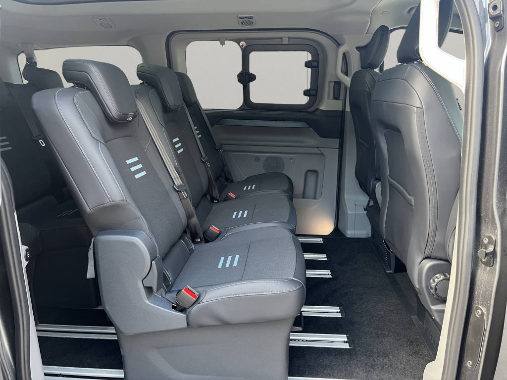 FORD E-Tourneo C Bus 340 L1 Active-image-9