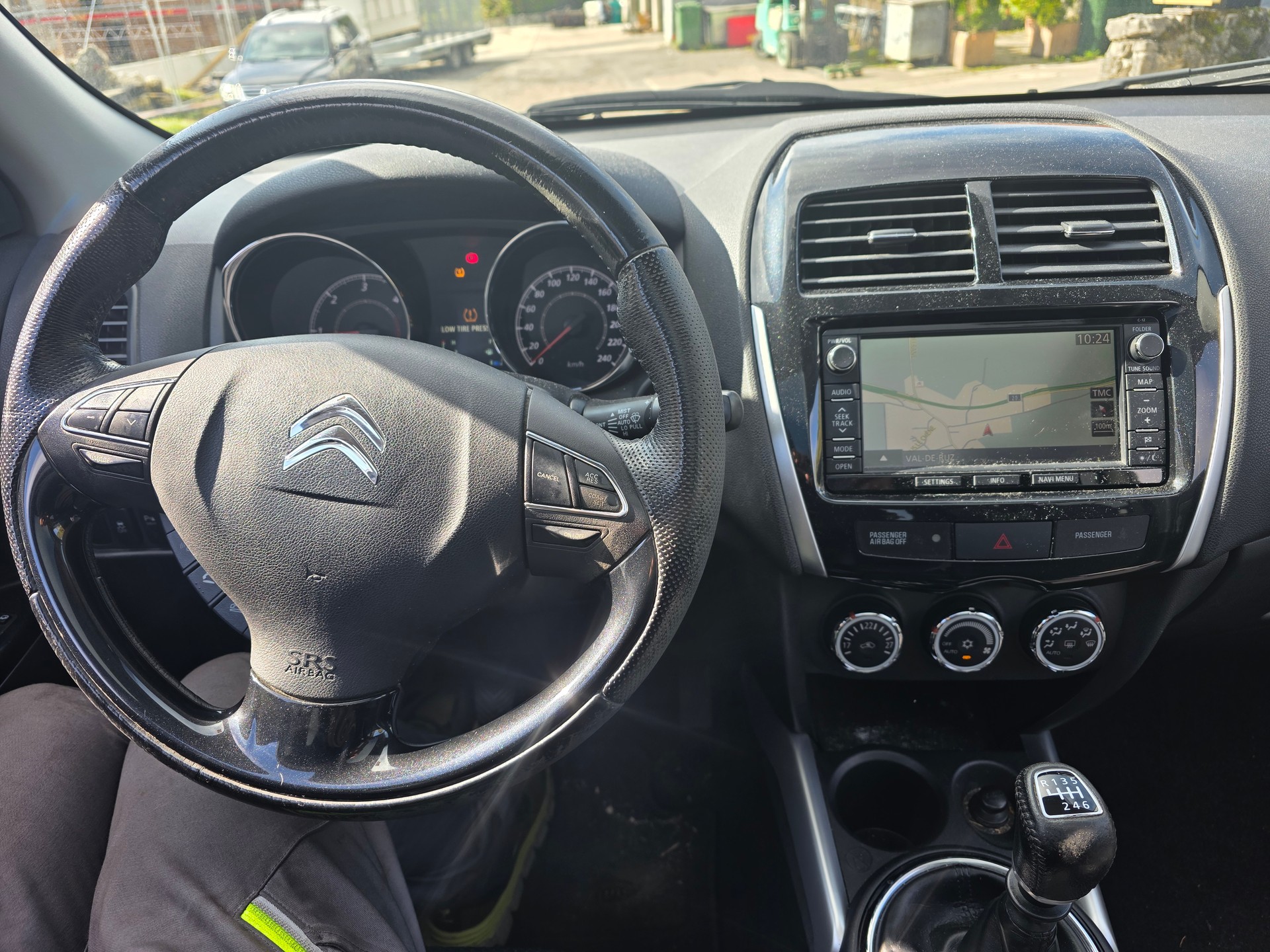 CITROEN C4 Aircross 1.6 HDi Exclusive 4WD-image-8