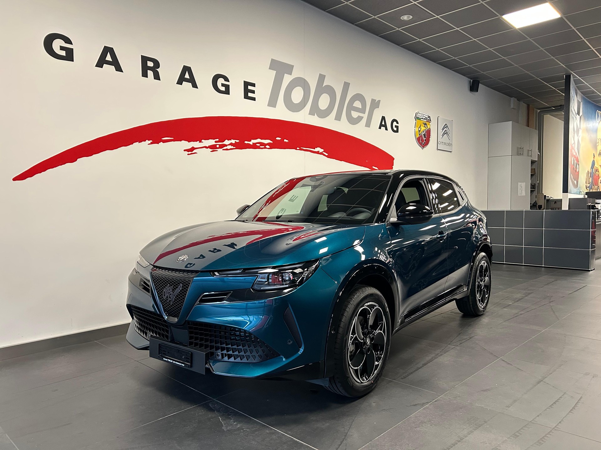 ALFA ROMEO Junior 1.2 Ibrida Q4-showroom-element-1