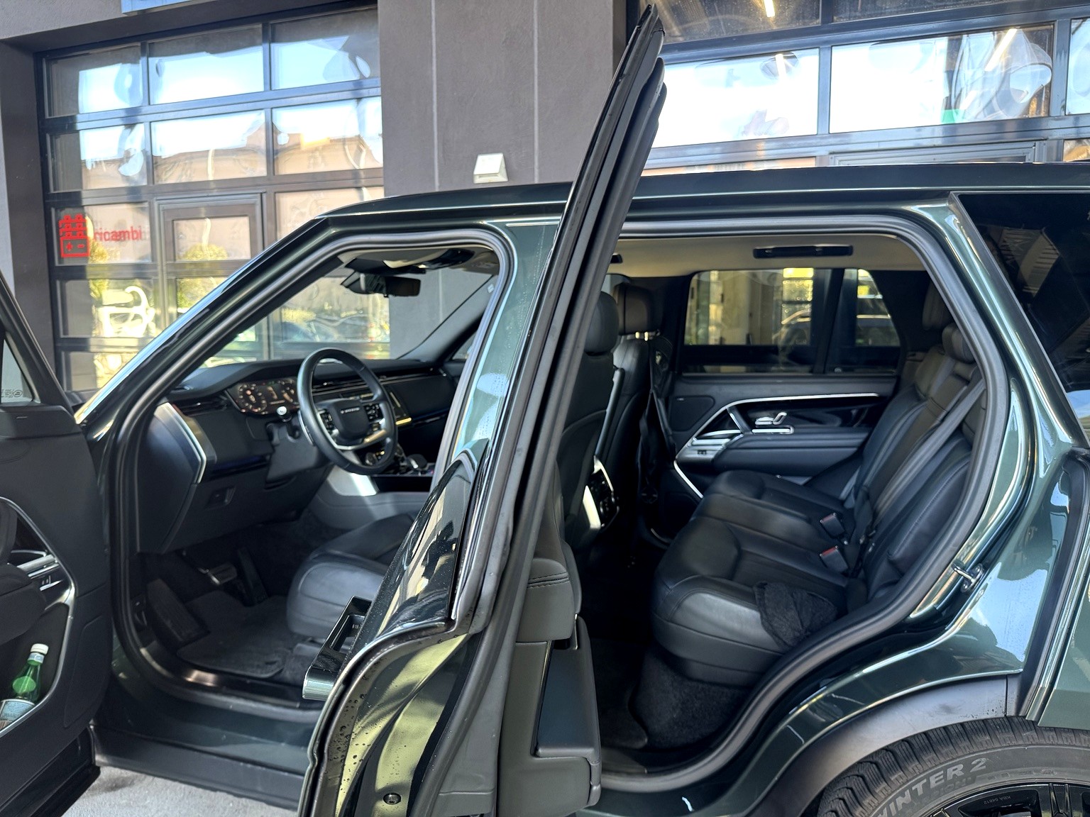 LAND ROVER Range Rover D250 3.0D I6 MHEV HSE Automatic-image-10
