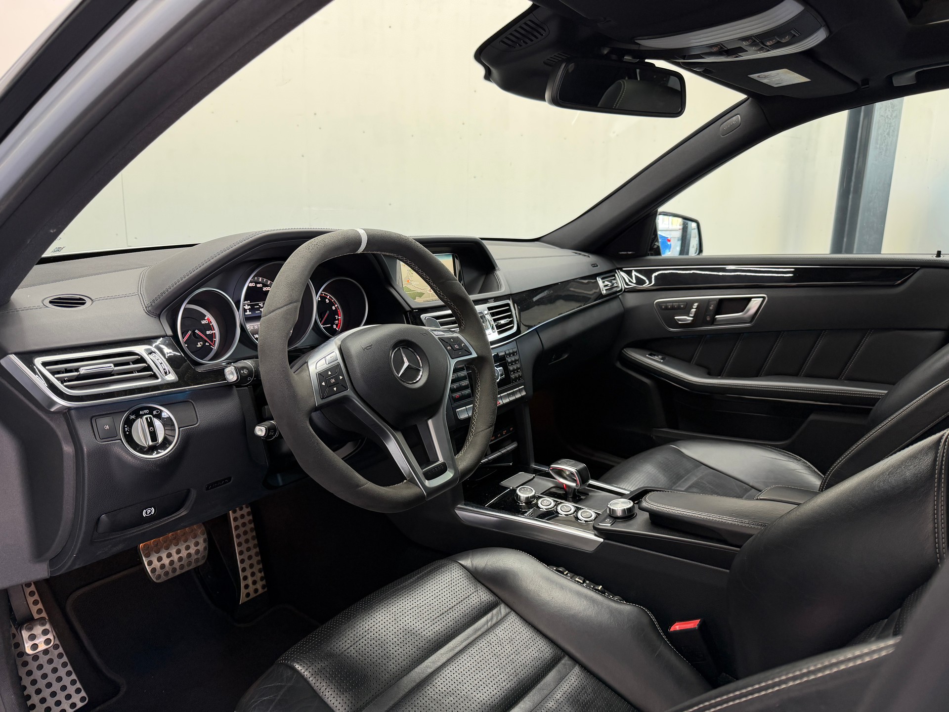MERCEDES-BENZ E 63 AMG S 4Matic Speedshift-image-8
