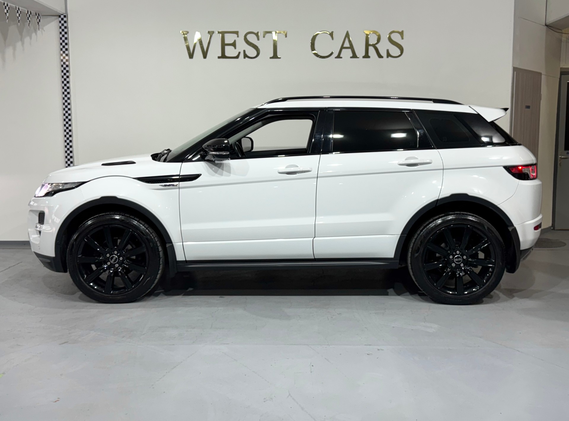 LAND ROVER Range Rover Evoque 2.0 Si4 Dynamic AT6-image-1