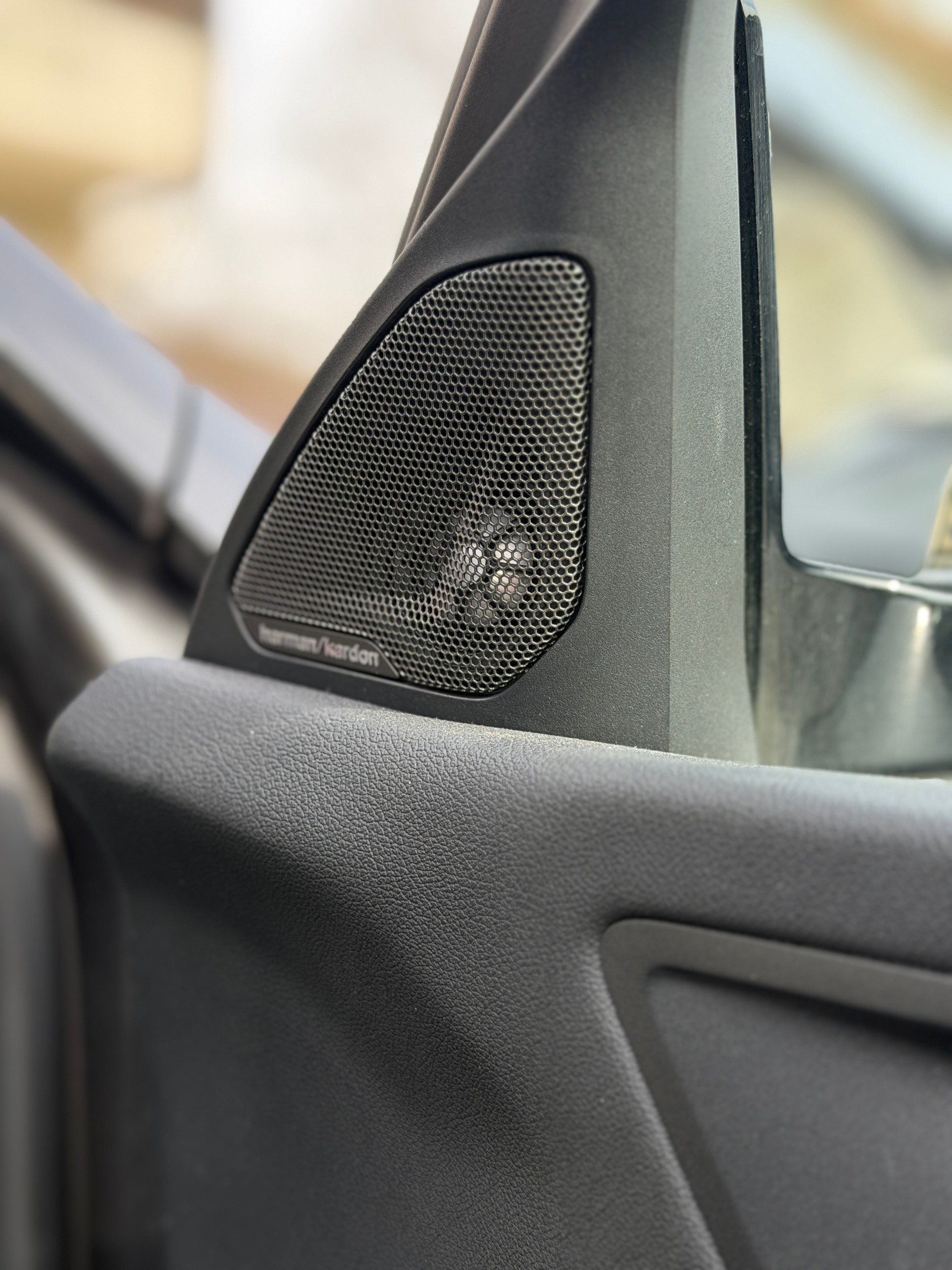 BMW 120d xDrive Steptronic Luxury Line-image-14