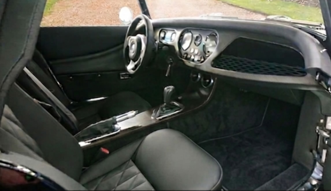 MORGAN Plus Six 3.0 Bespoke Automatik-image-3