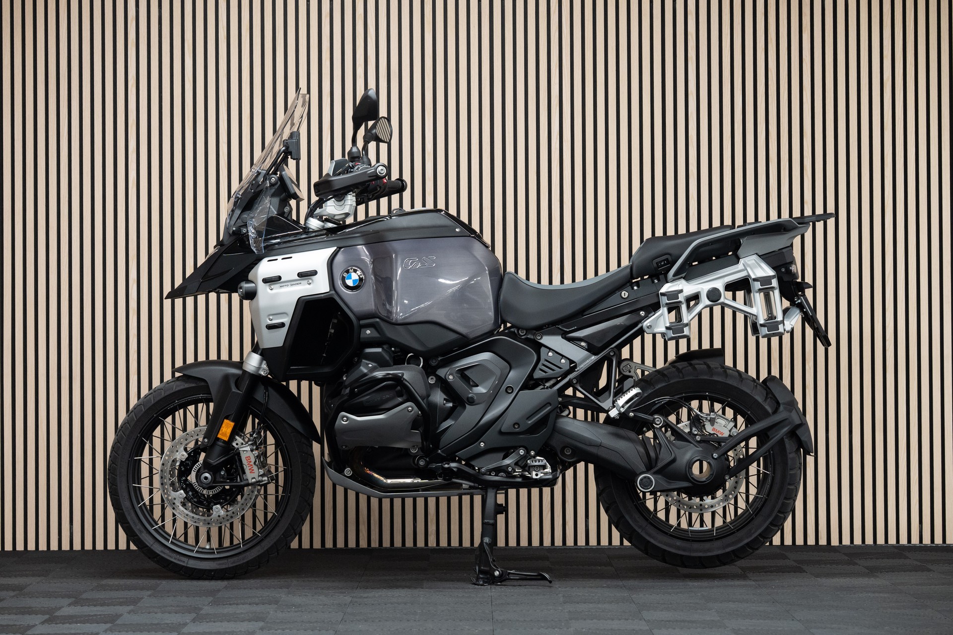 BMW R 1300 GS Adventure mit niedrigem Fahrwerk und Komfortfahrersitz niedrig-image-1