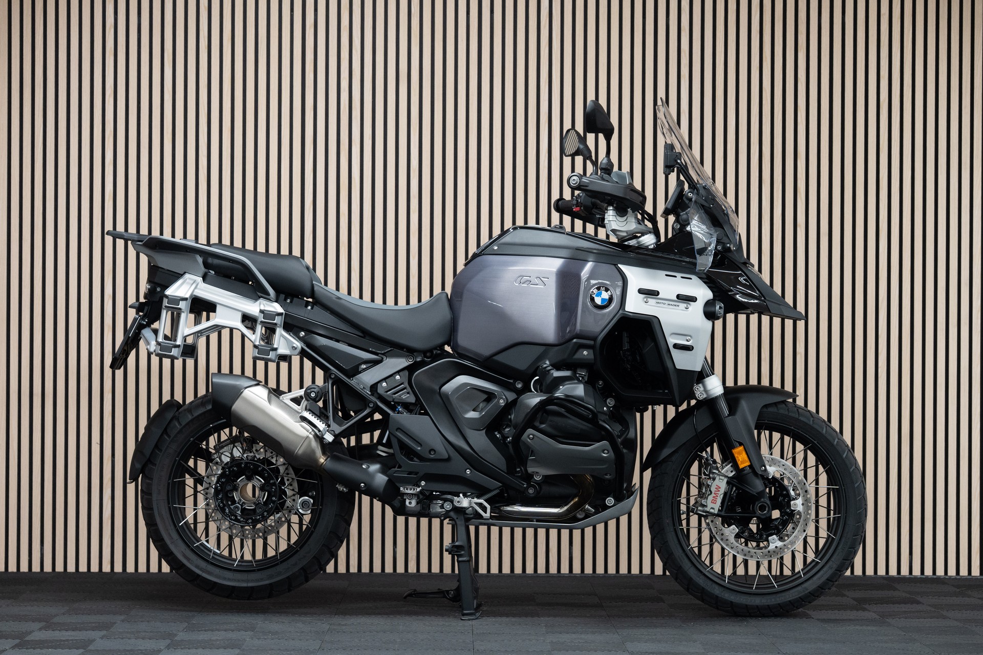 BMW R 1300 GS Adventure mit niedrigem Fahrwerk und Komfortfahrersitz niedrig-image-0
