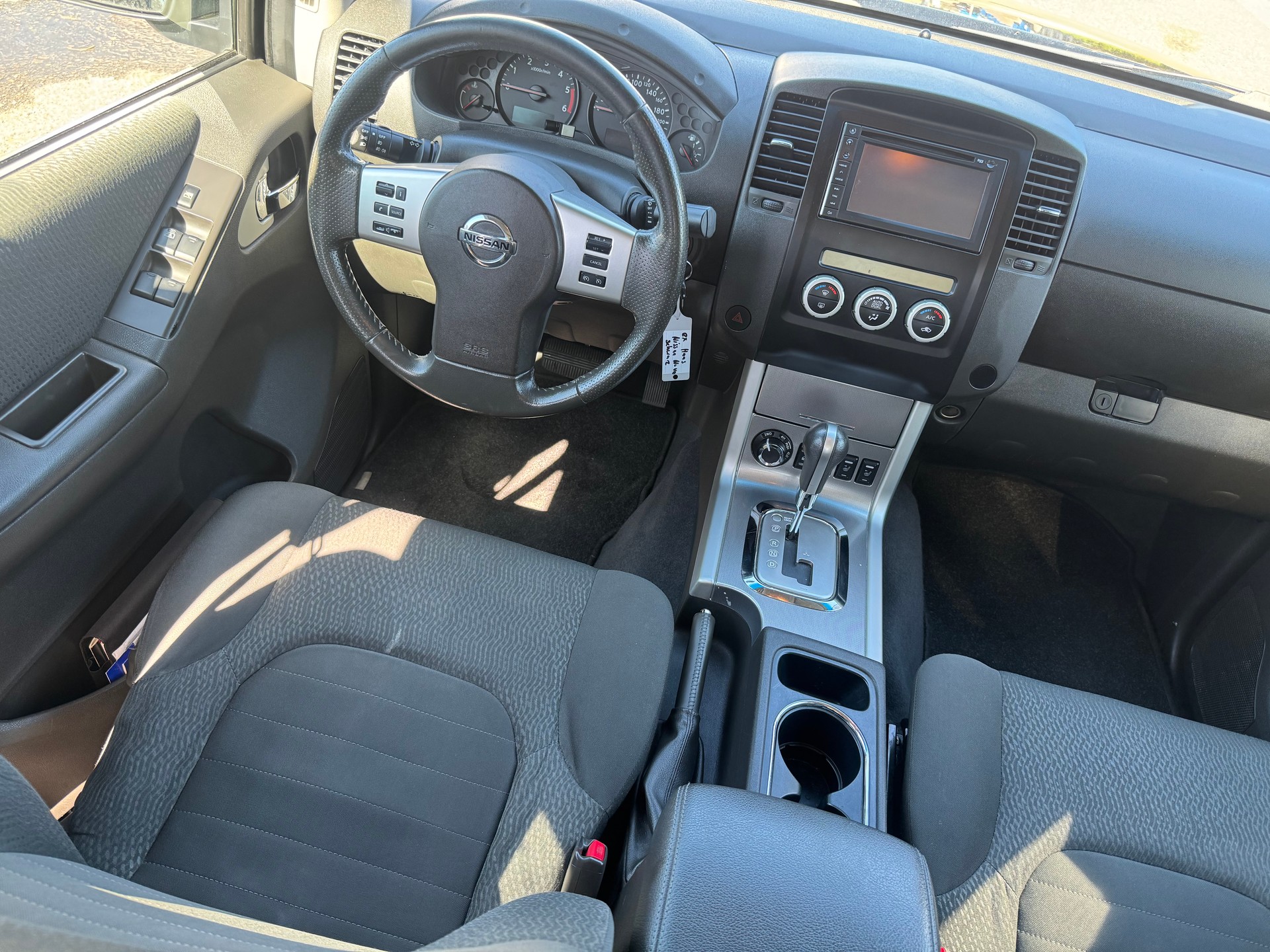 NISSAN Navara Double Cab 2.5 dCi 4WD Automat-image-17