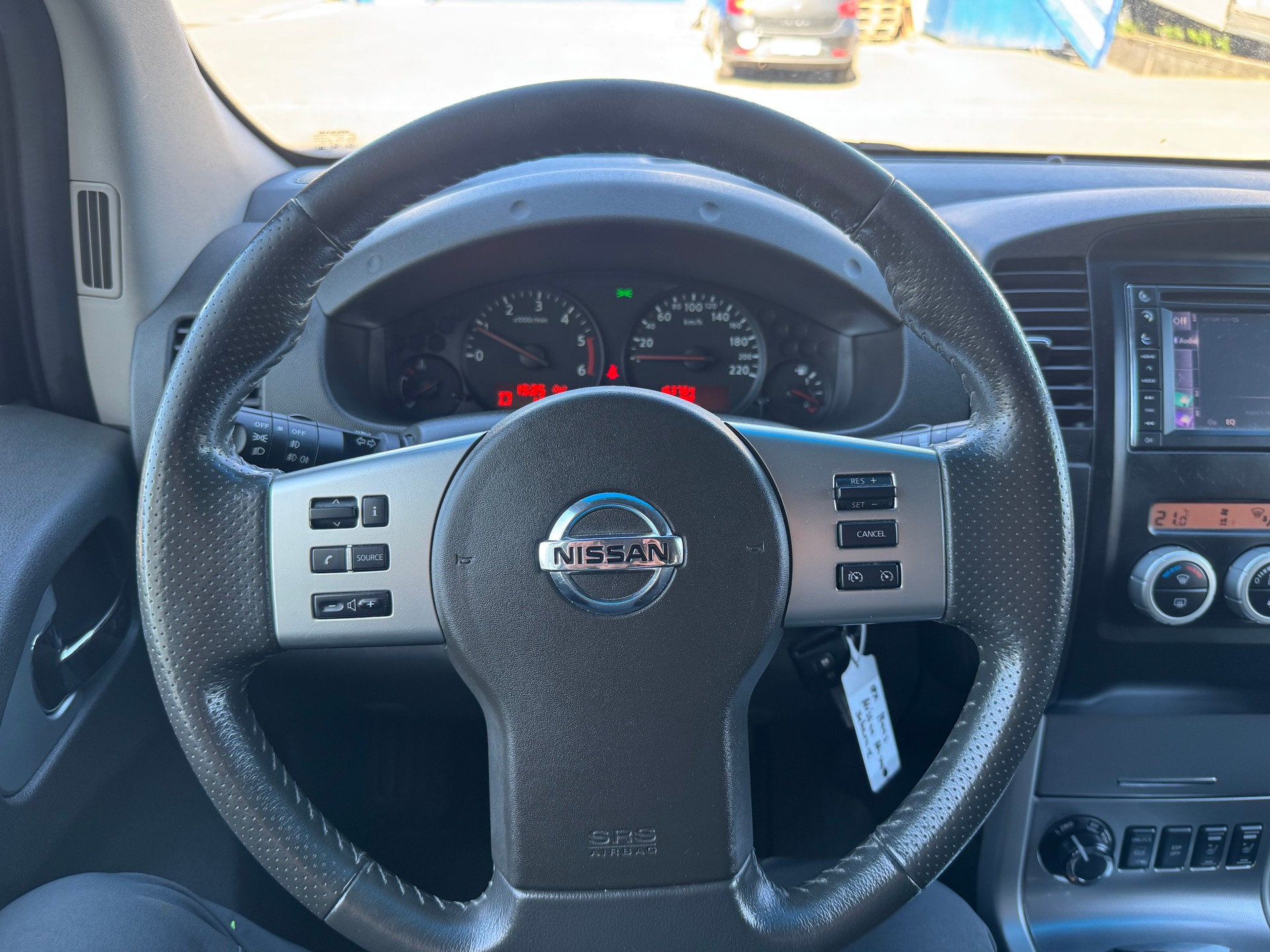 NISSAN Navara Double Cab 2.5 dCi 4WD Automat-image-10