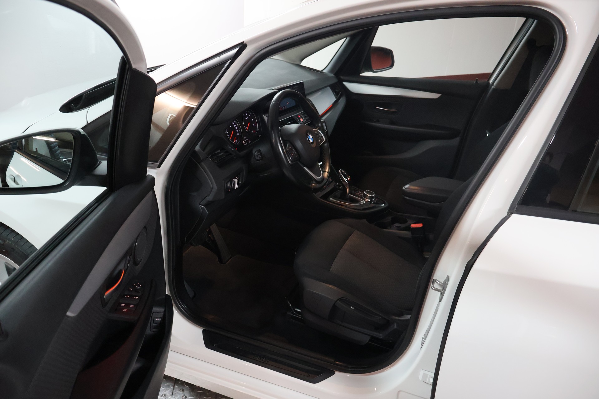 BMW 218d xDrive Gran Tourer Steptronic-image-6