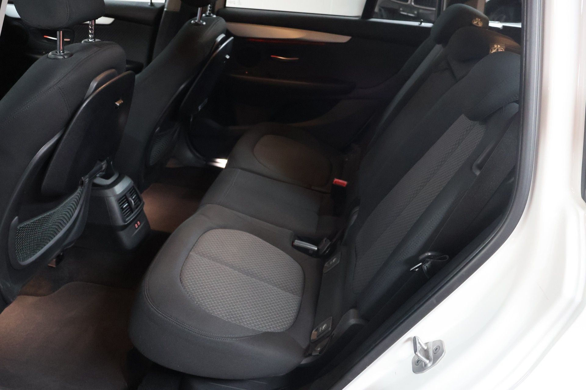BMW 218d xDrive Gran Tourer Steptronic-image-16