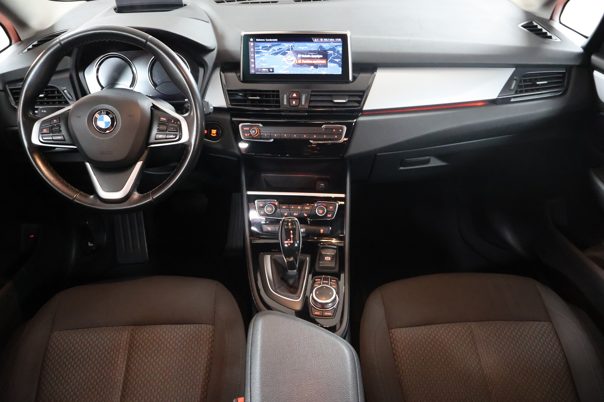 BMW 218d xDrive Gran Tourer Steptronic-image-8