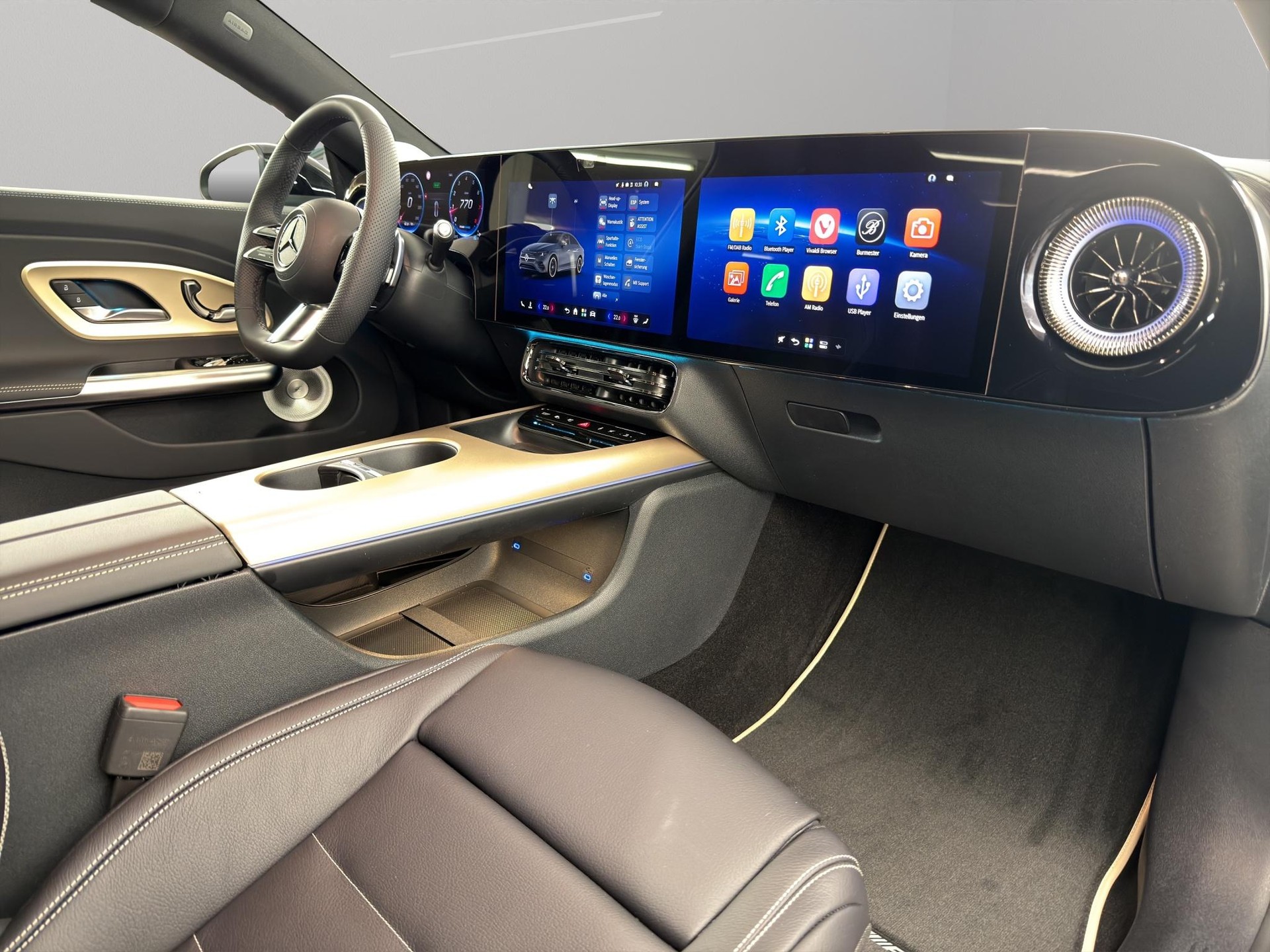 MERCEDES-BENZ CLA 220 AMG Line 4matic-image-11