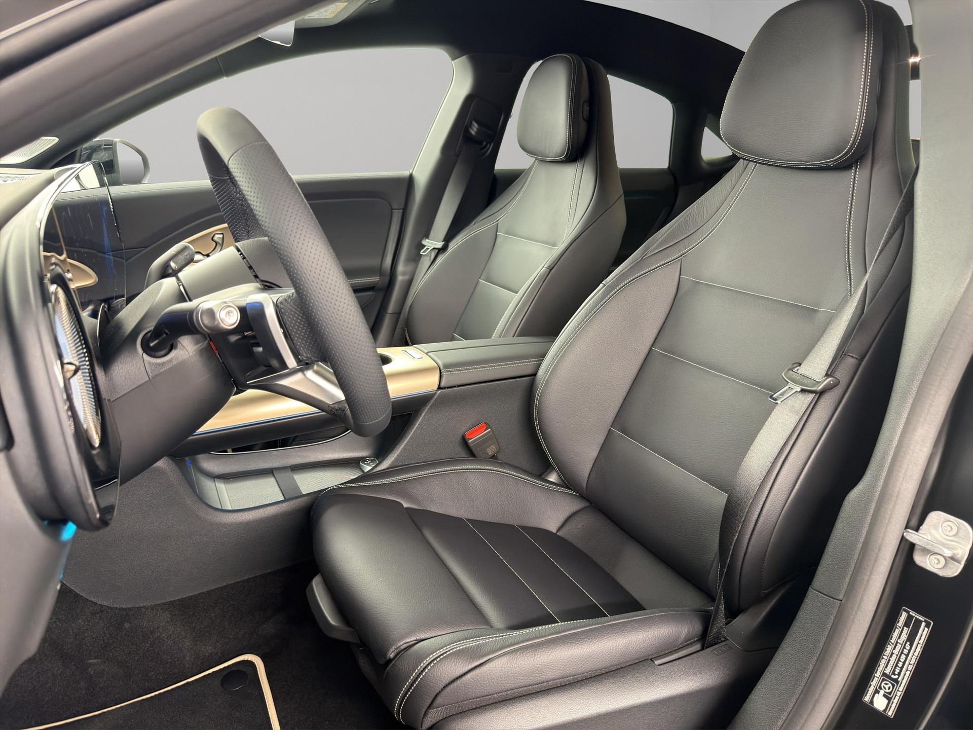 MERCEDES-BENZ CLA 220 AMG Line 4matic-image-8