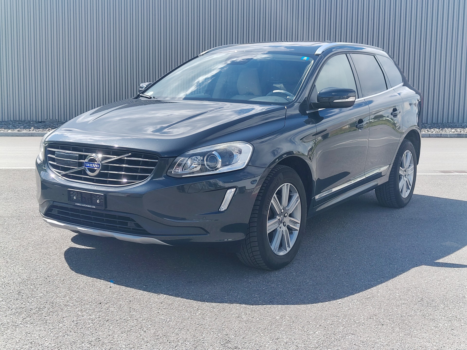 VOLVO XC60 D4 Summum Geartronic-showroom-element-1