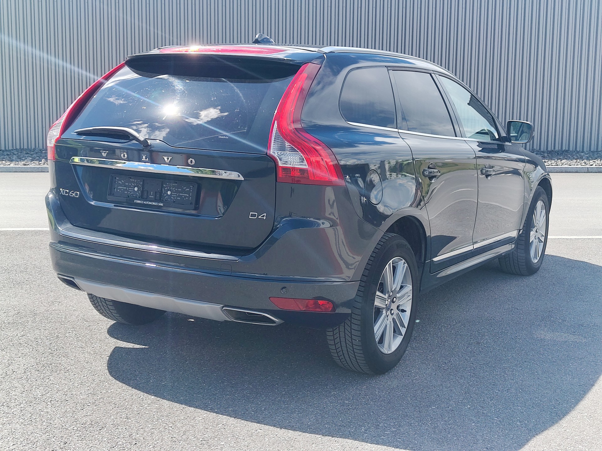 VOLVO XC60 D4 Summum Geartronic-showroom-element-3
