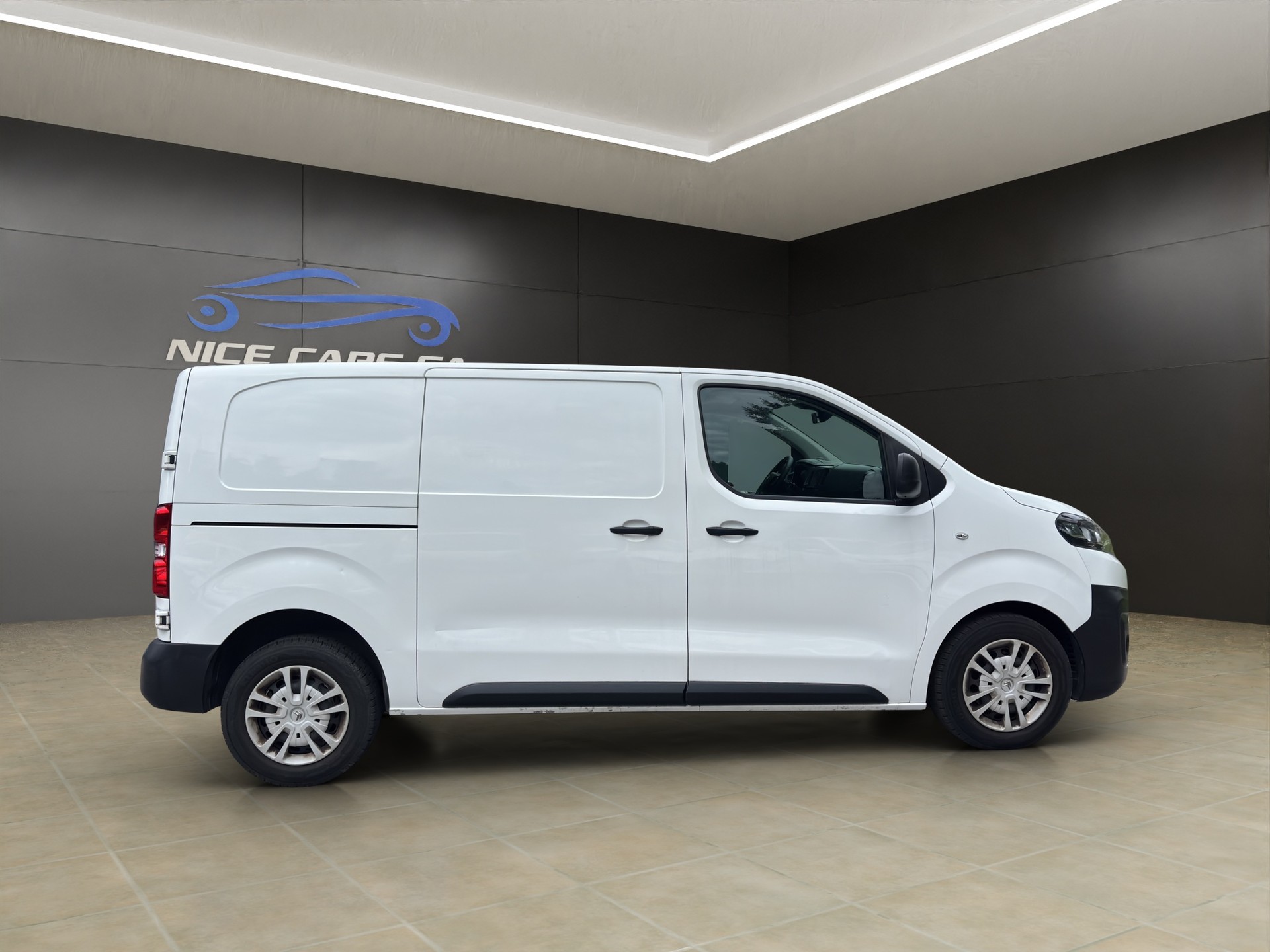 CITROEN Jumpy 2.0 BlueHDi 120 M Attraction-image-7