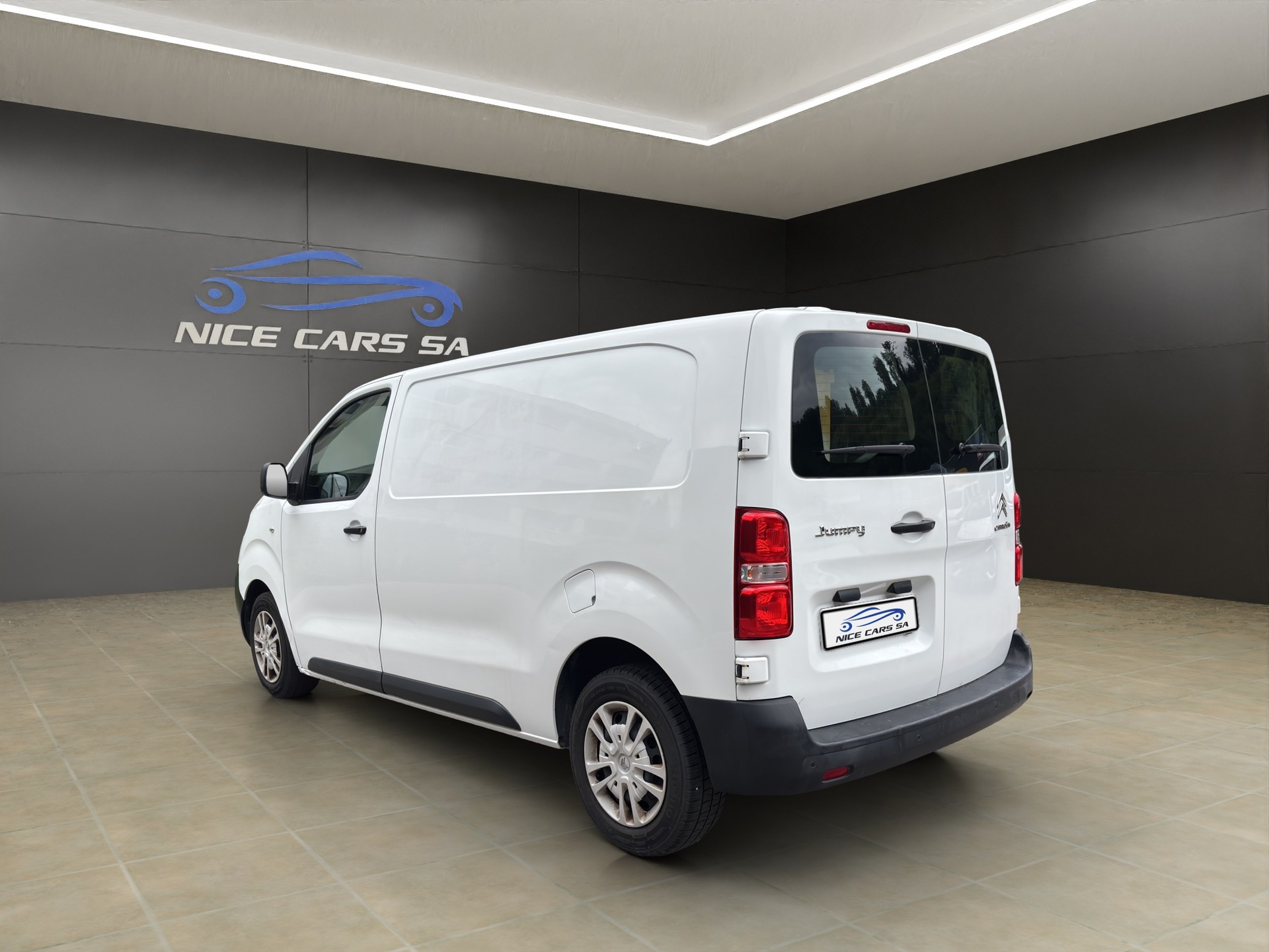 CITROEN Jumpy 2.0 BlueHDi 120 M Attraction-image-4