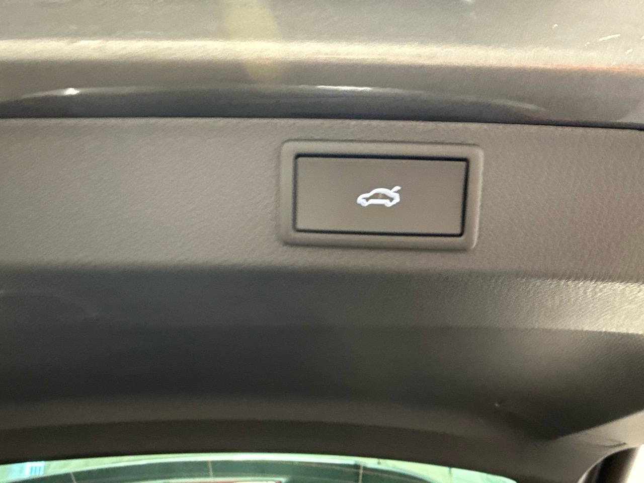 SKODA Karoq 1.5 TSI SportLine DSG-image-12