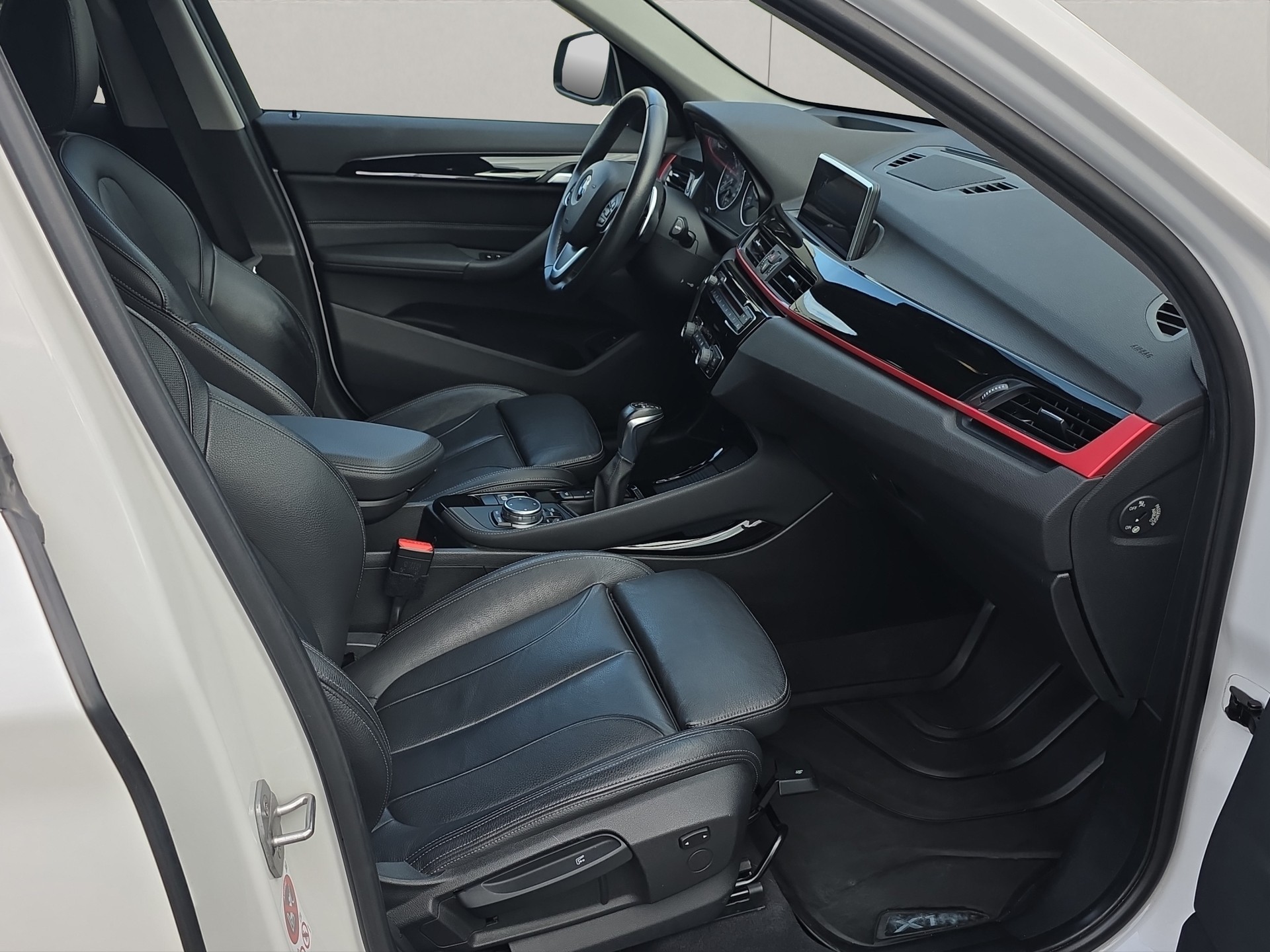 BMW X1 xDrive 20d Sport Line Steptronic-image-12