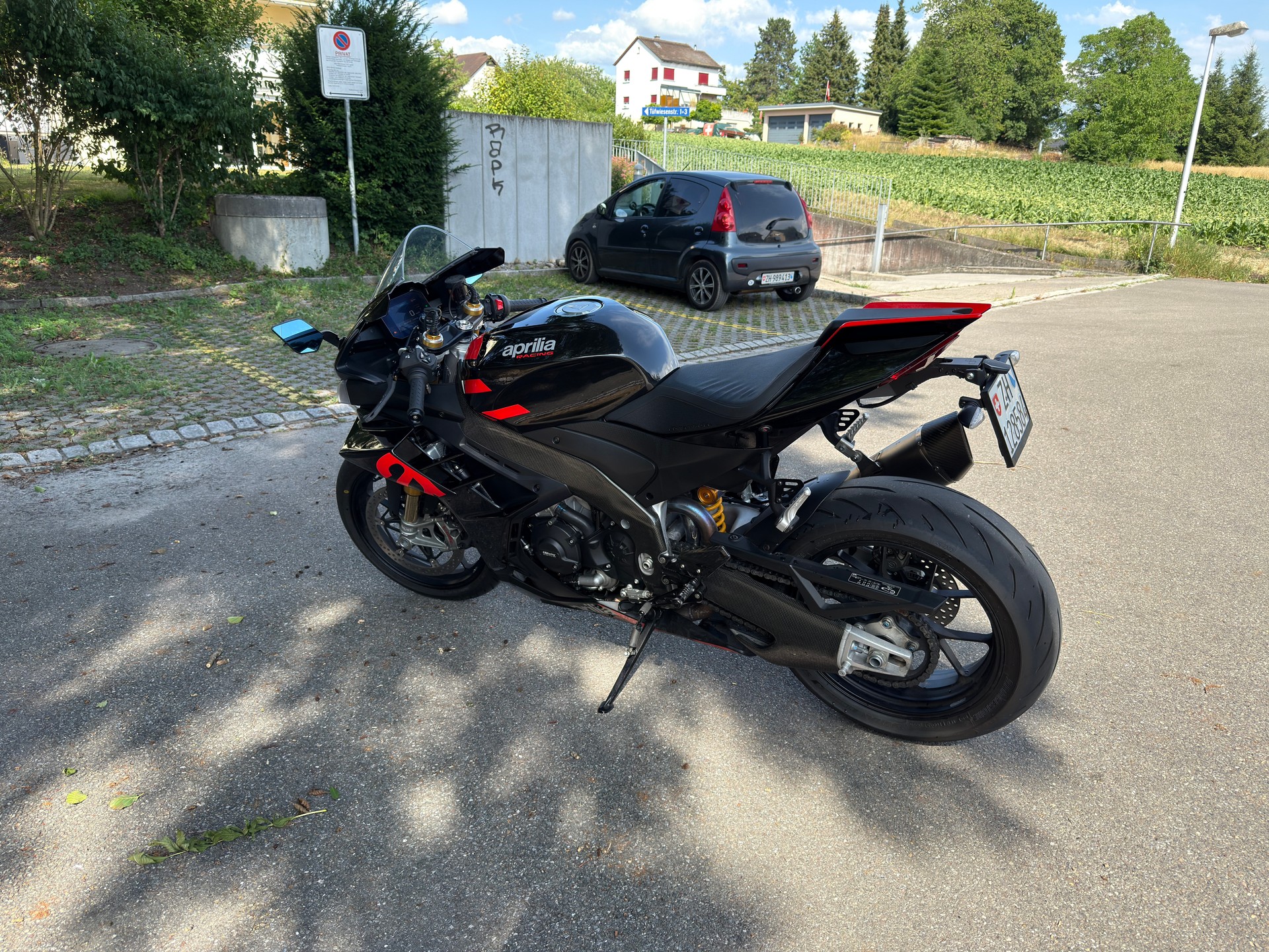 APRILIA RSV4 1100 Factory-image-3