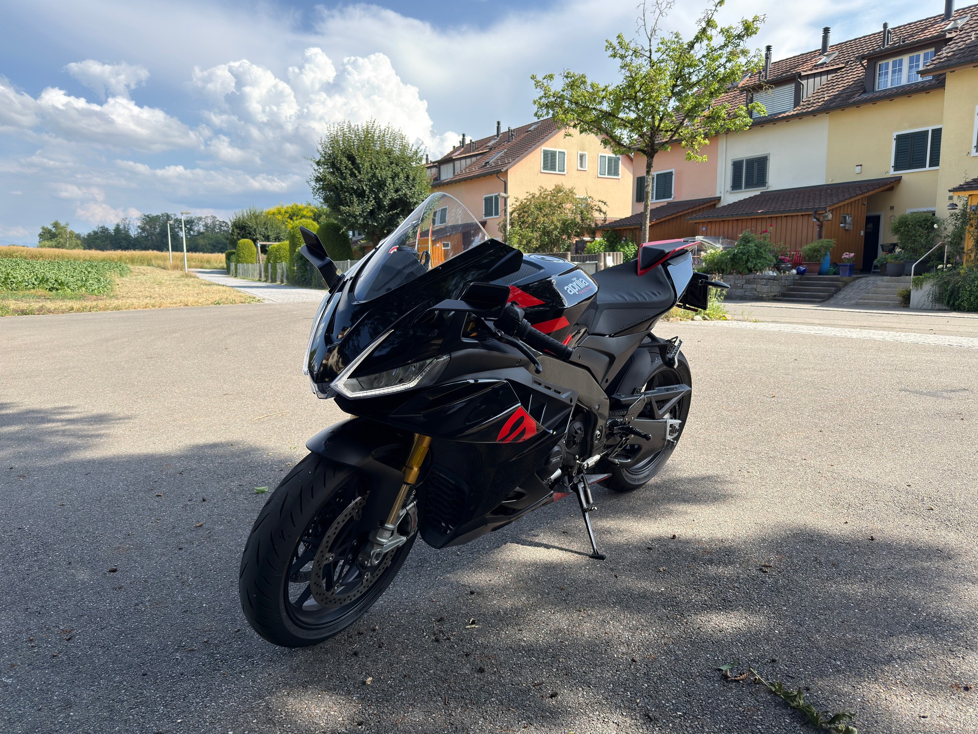 APRILIA RSV4 1100 Factory-image-2