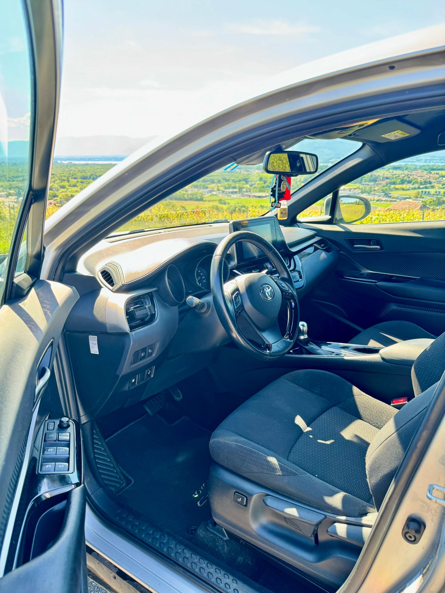 TOYOTA 1.8 VVTi HSD Trend-image-3