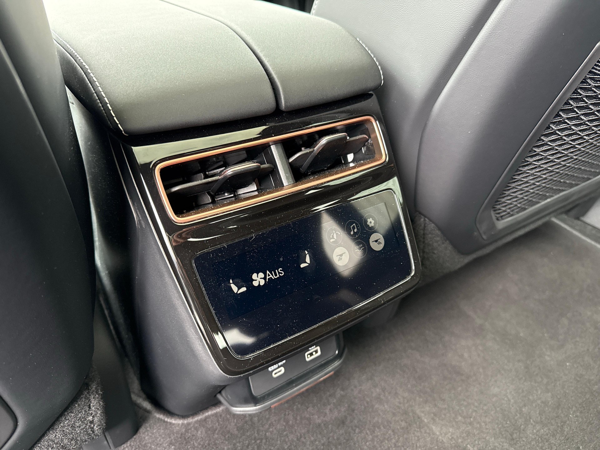 ZEEKR 001 Privilege AWD-image-13