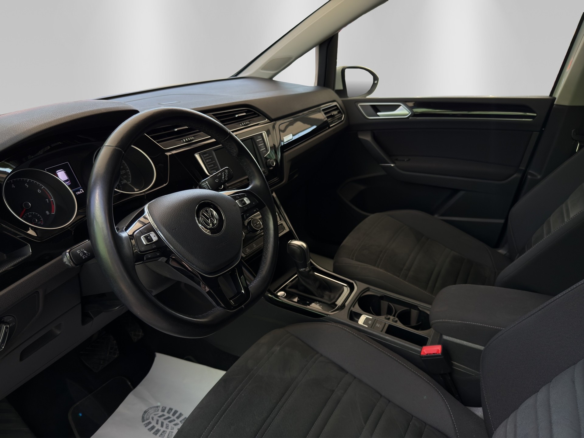 VW Touran 1.4 TSI BlueMotion Technology Highline DSG-image-7