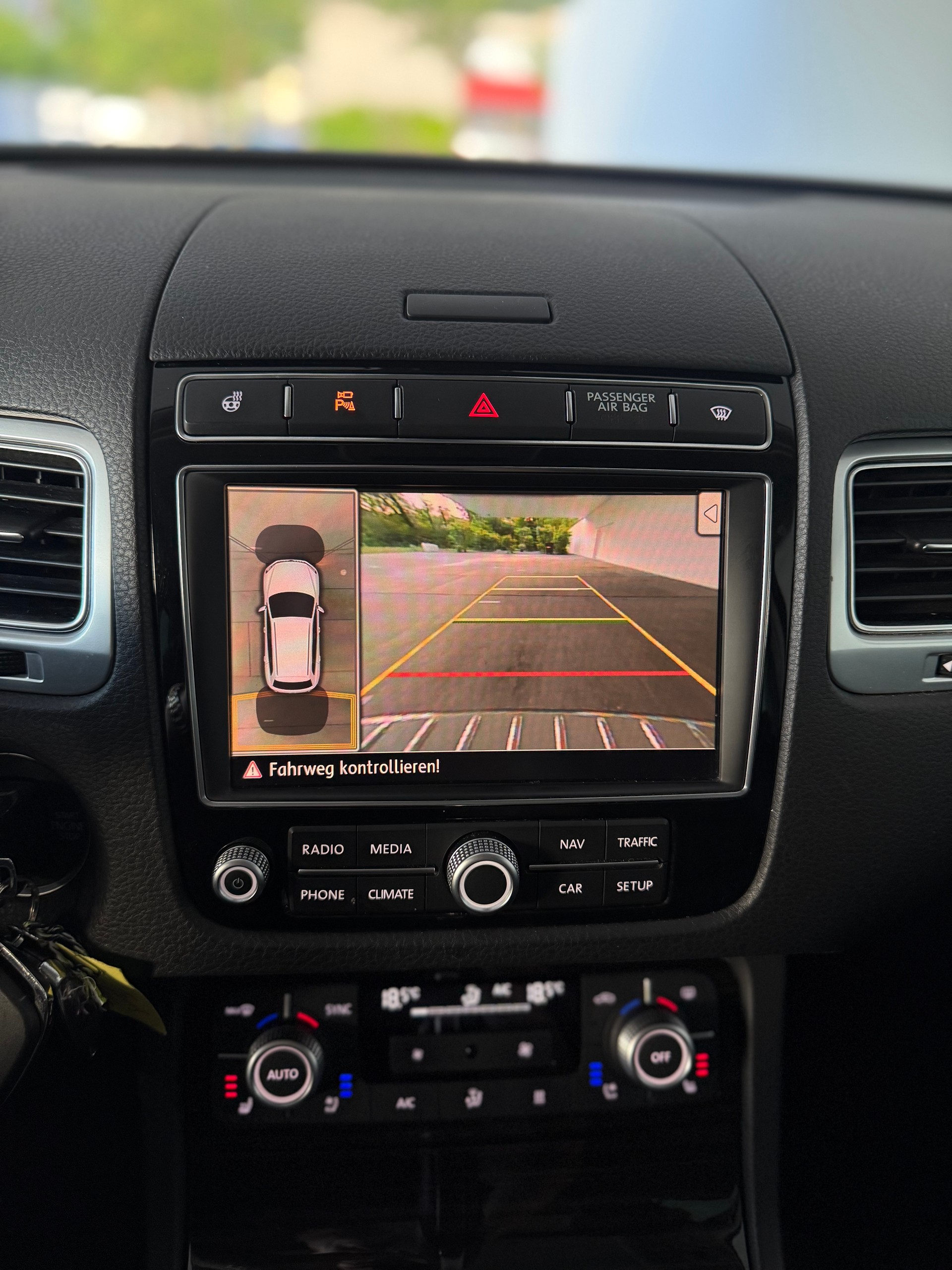 VW Touareg 3.0 TDI BMT Highline-image-17