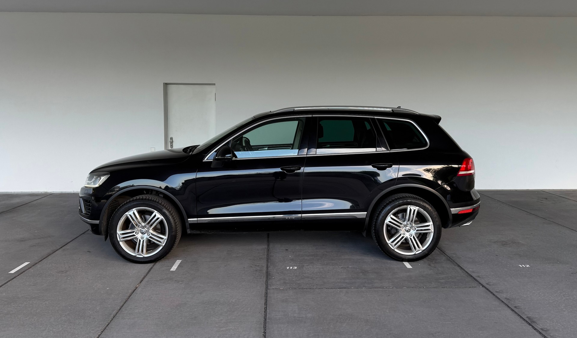 VW Touareg 3.0 TDI BMT Highline-showroom-element-3