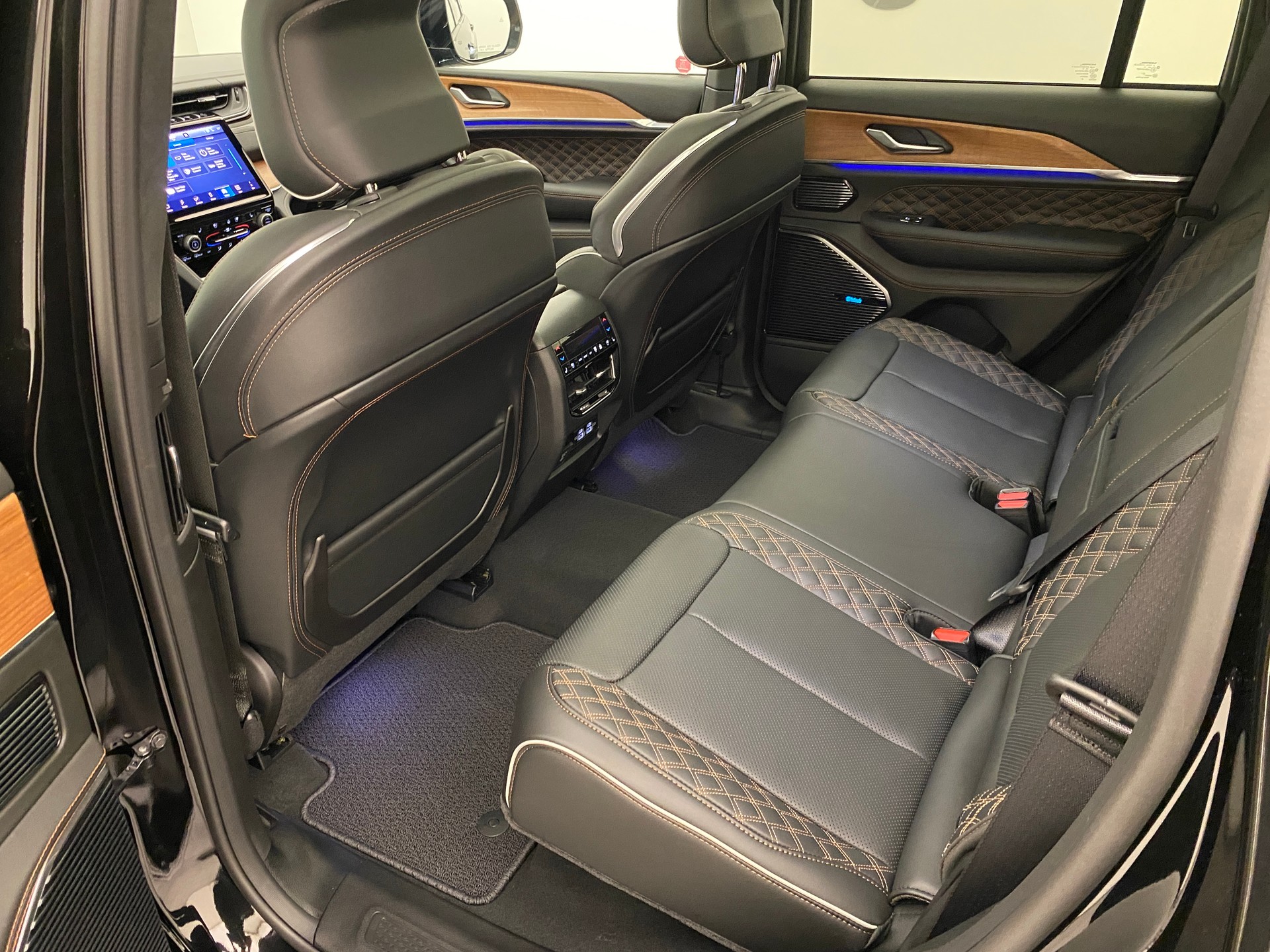 JEEP Grand Cherokee 3.6 Summit Reserve High Altitude-image-14
