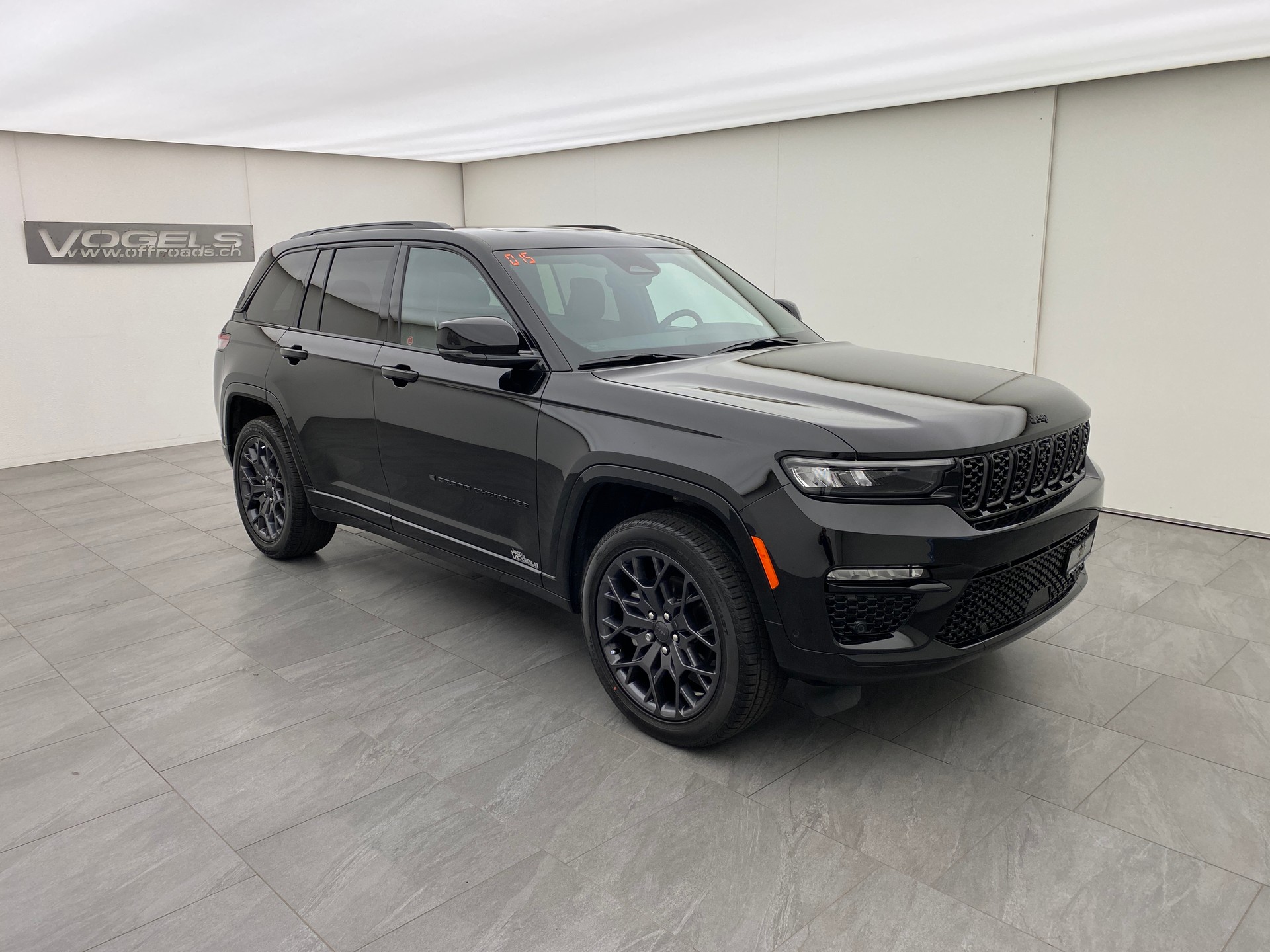 JEEP Grand Cherokee 3.6 Summit Reserve High Altitude-showroom-element-2