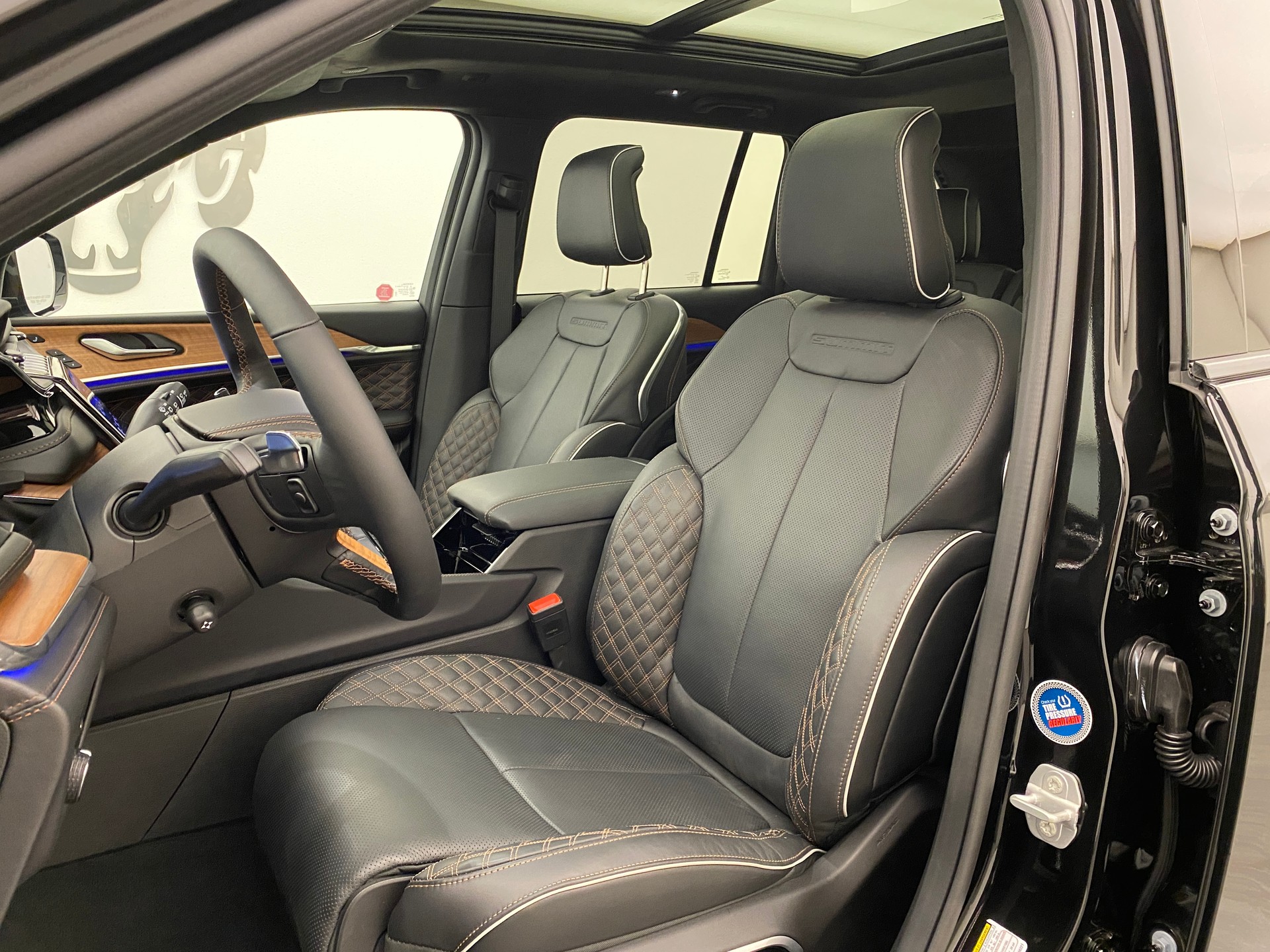 JEEP Grand Cherokee 3.6 Summit Reserve High Altitude-image-8