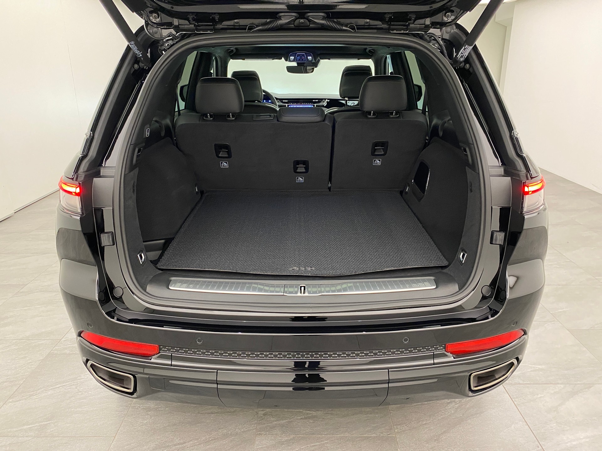 JEEP Grand Cherokee 3.6 Summit Reserve High Altitude-image-15