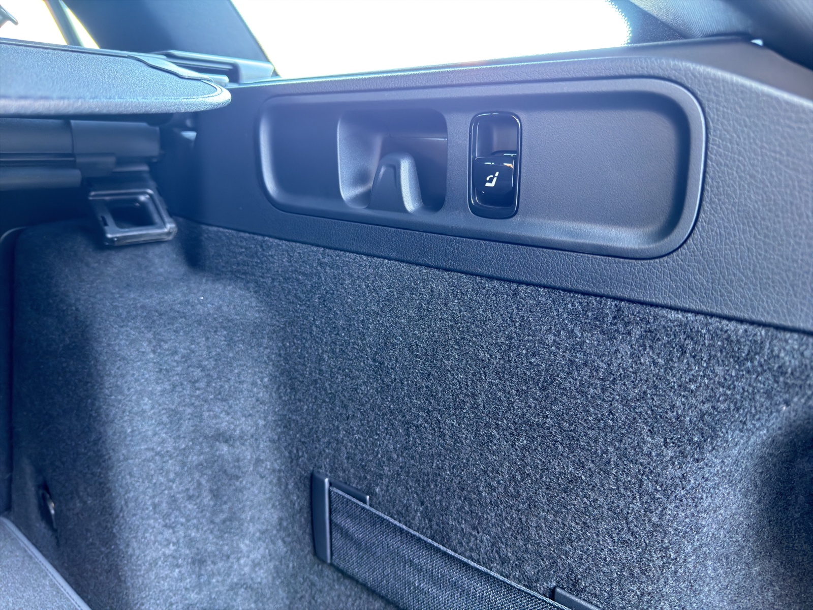 MERCEDES-BENZ C 220 d T 4 Matic Swiss Star-image-15