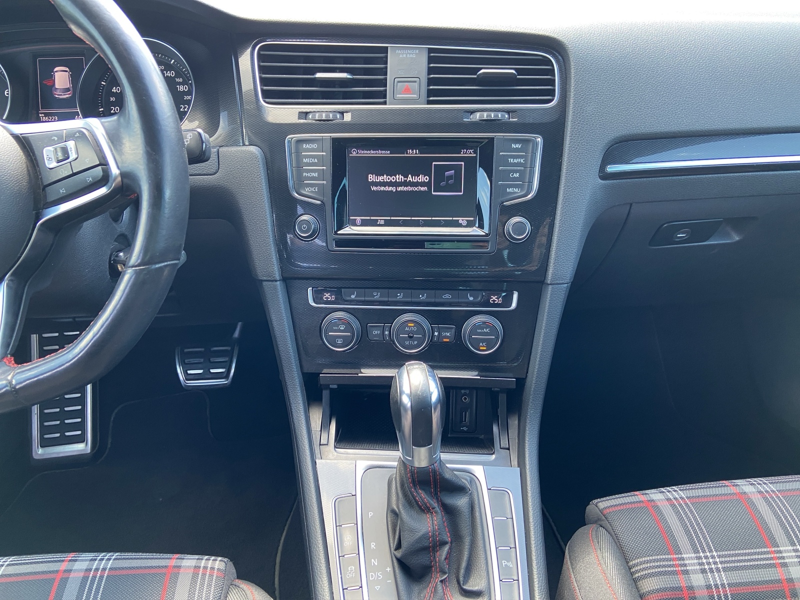 VW Golf 2.0 TSI GTI Performance DSG-image-11