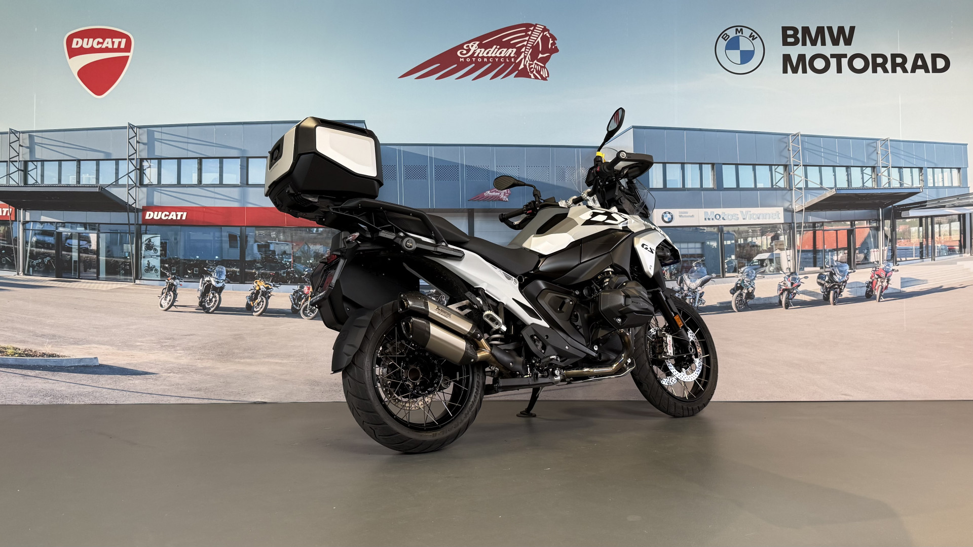 BMW R 1300 GS Trophy Covering / Akrapovic-image-5