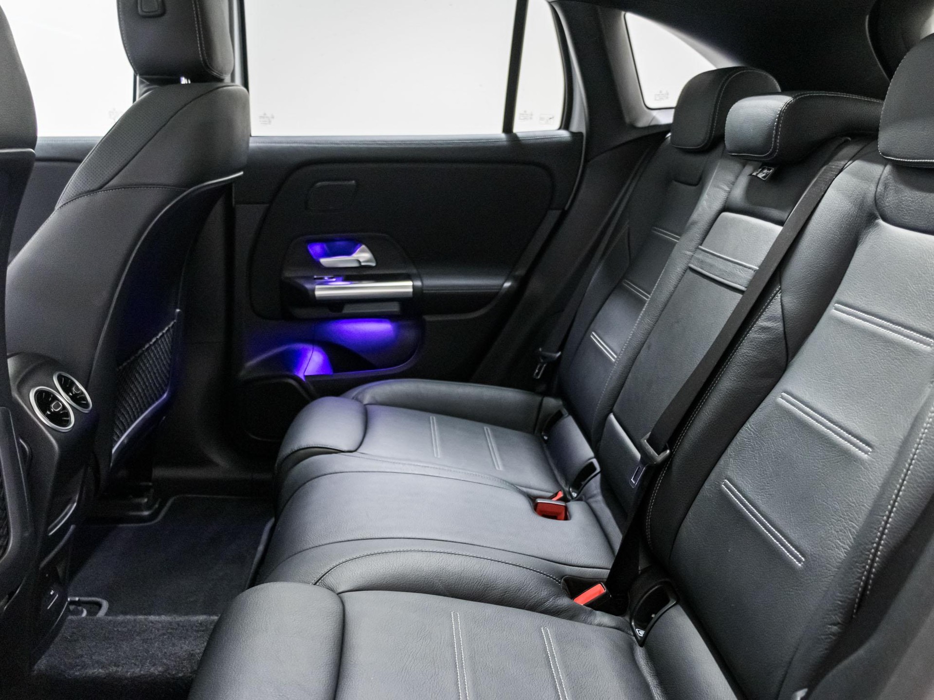 MERCEDES-BENZ EQA 350 4MATIC-image-7