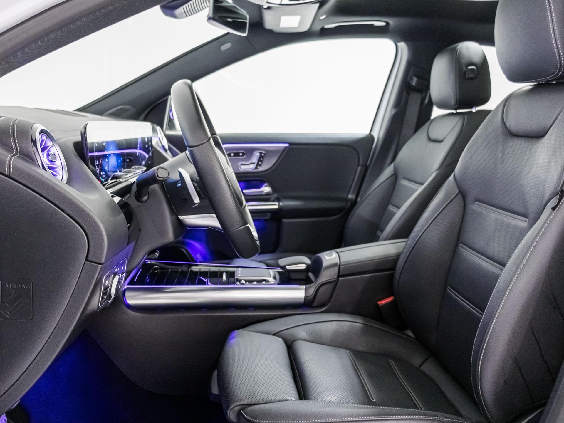 MERCEDES-BENZ EQA 350 4MATIC-image-6