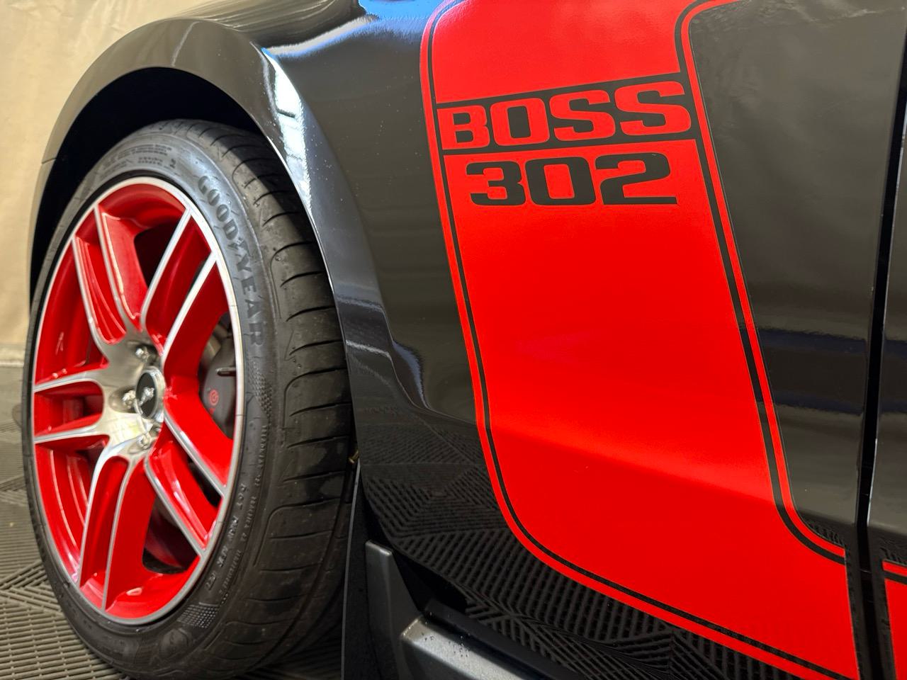 FORD Mustang 5.0 V8 Boss 302 Laguna Seca-showroom-element-1