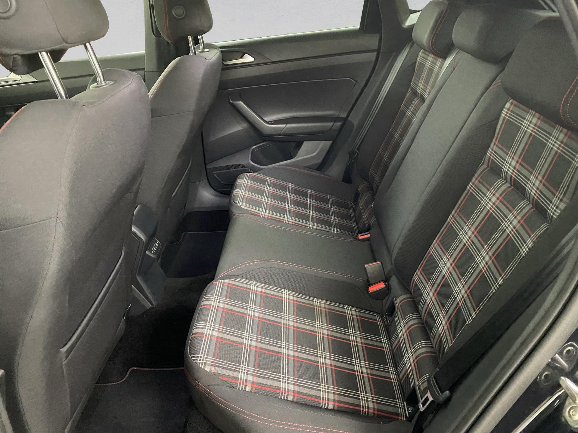 VW Polo 2.0 TSI GTI DSG-image-14