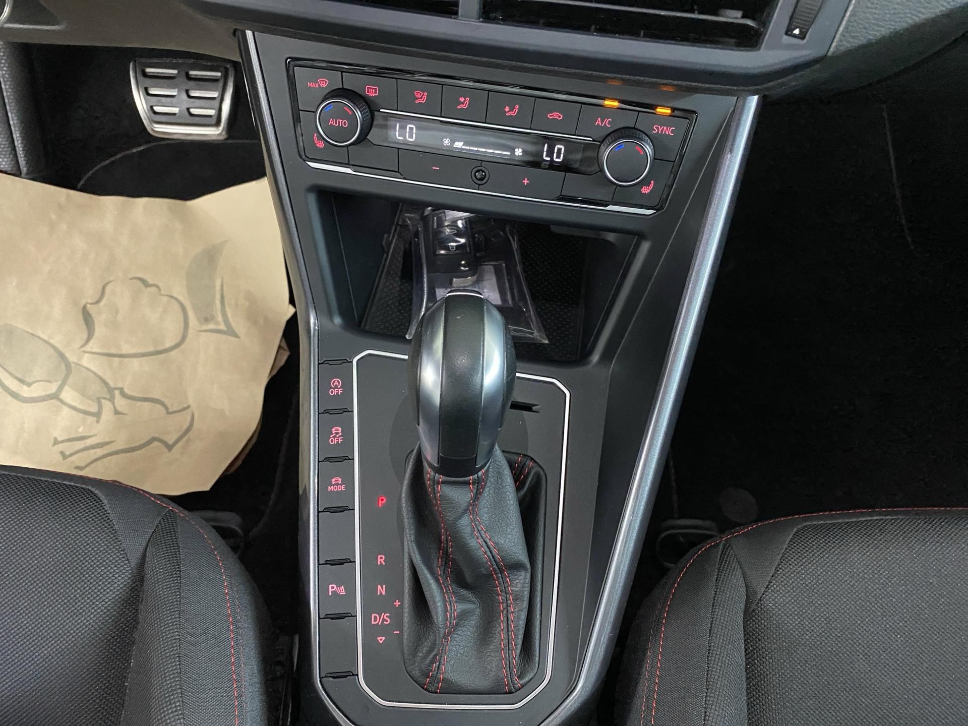 VW Polo 2.0 TSI GTI DSG-image-11