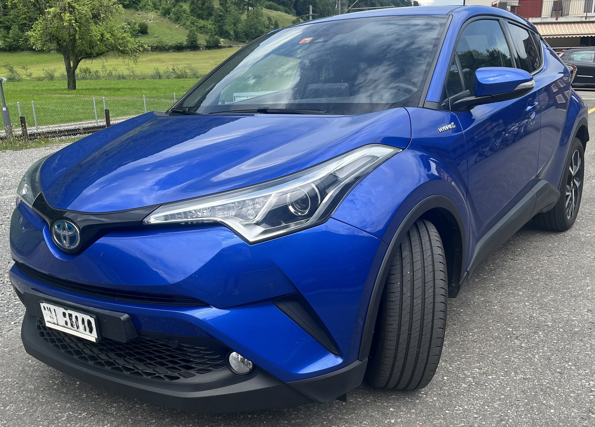 TOYOTA 1.8 VVTi HSD Trend
