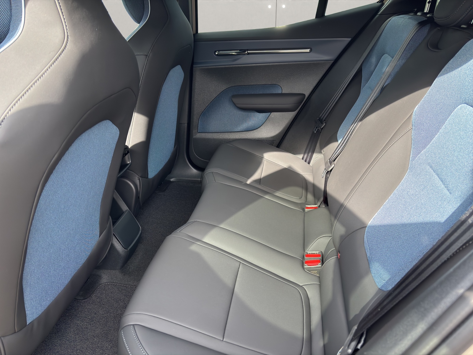 VOLVO EX30 E60 Twin Plus Performance AWD-image-9