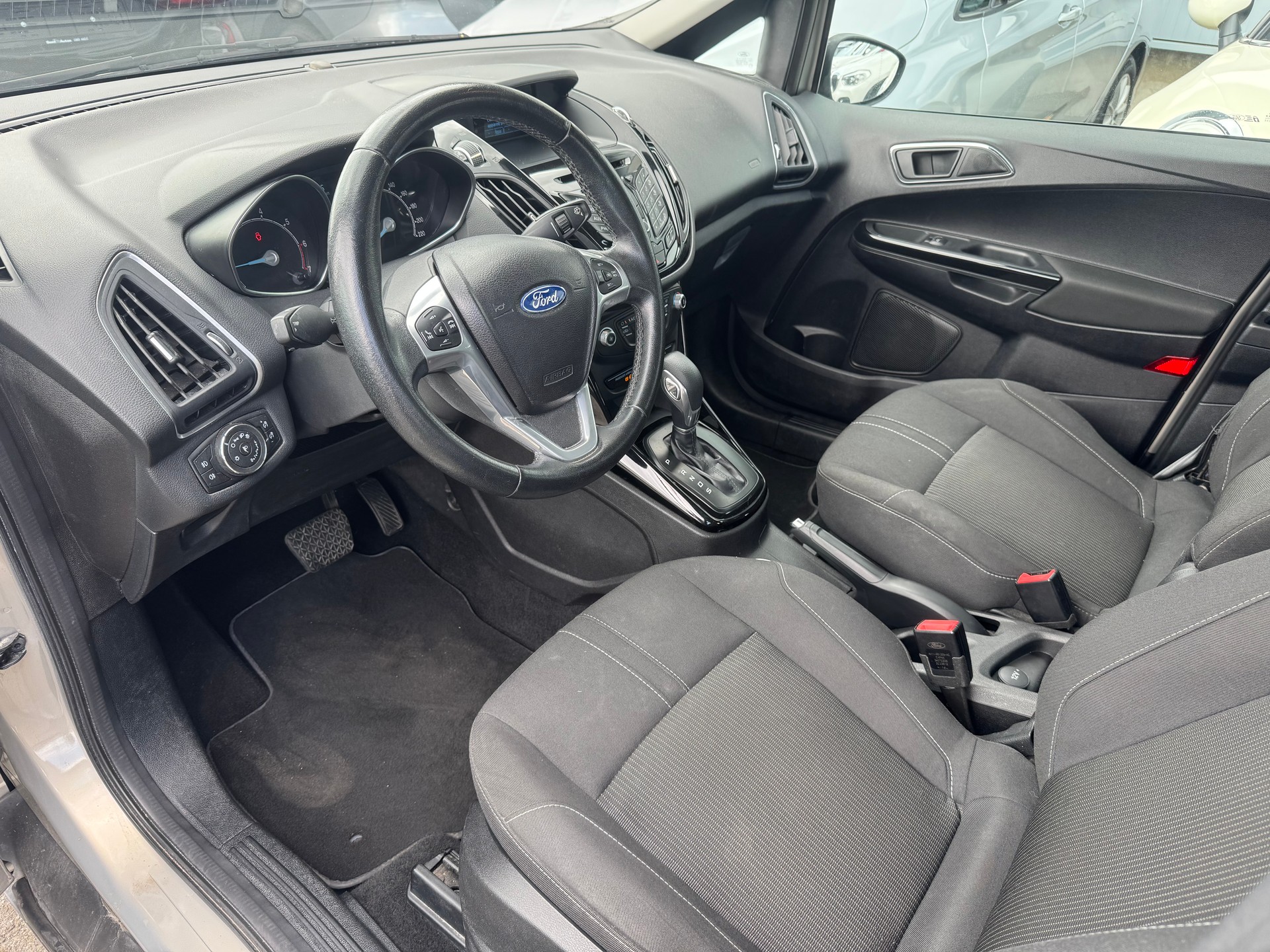 FORD B-Max 1.6 Ti-VCT Titanium PowerShift-image-10